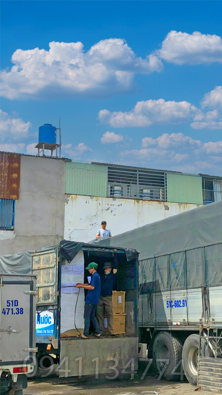 dịch vụ chuyển kho xưởng tiết kiệm, nhân viên chúng tôi làm tất cả các việc chuyển dọn thay quý khách