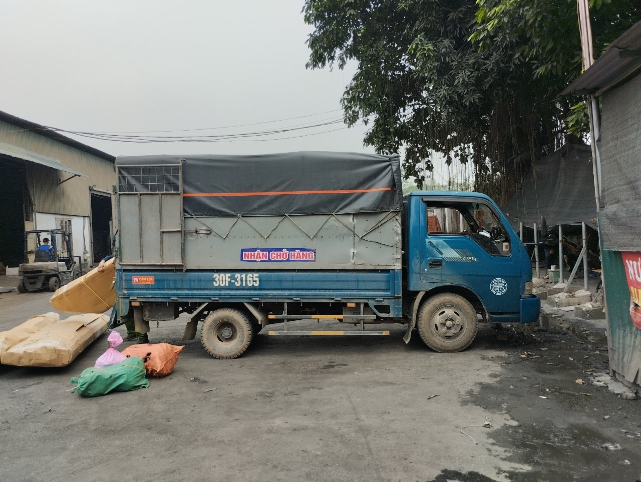 Xe tải chuyển nhà 1 tấn