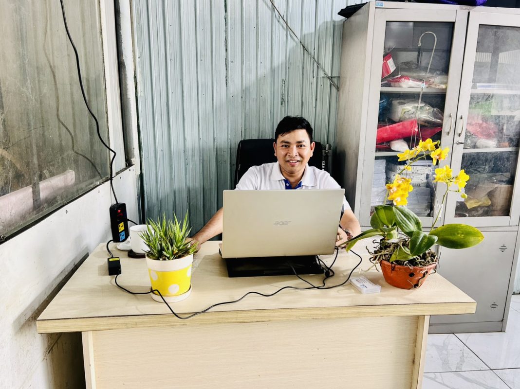 chuyen van phong gia re