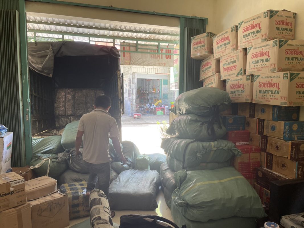 chuyen van phong gia re